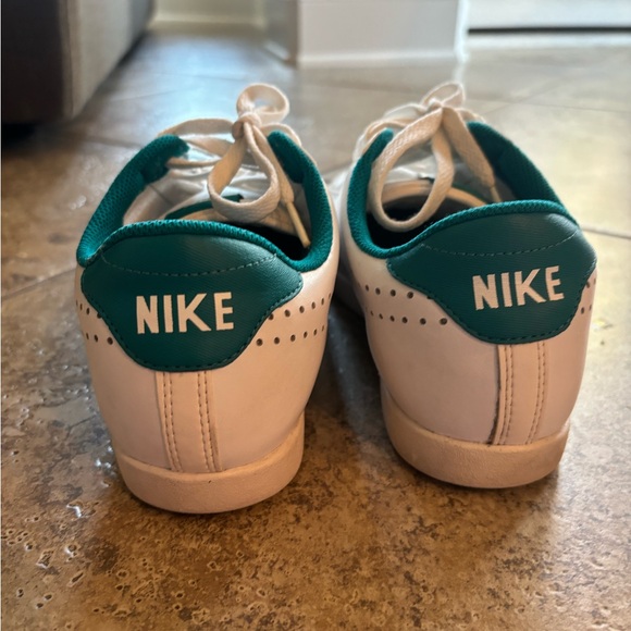 Nike Women’s Racquette LTR - White - Size 9 - Picture 3 of 9